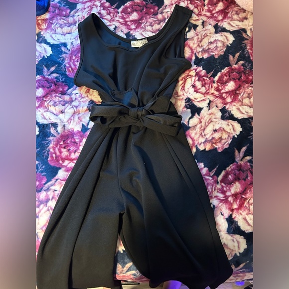 Black jumpsuit with a bow🖤 - Picture 1 of 4
